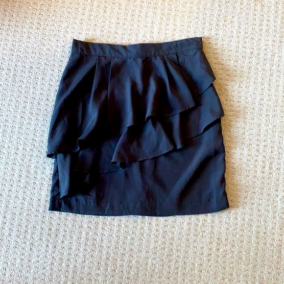 Black, mini skirt. - Picture 1 of 2